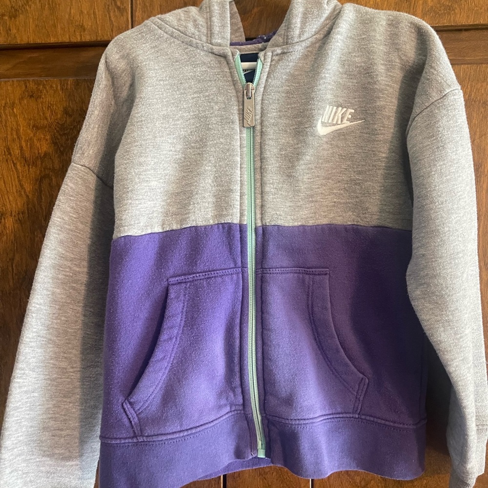 Nike girl 6x hoodie